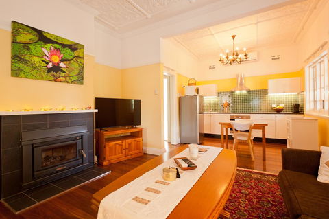 Taree Apartment - Holiday Adelaide 0