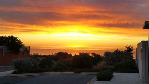 Tennyson View - Holiday Adelaide 1