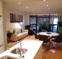 The Artisan - 3BR House In The City - Holiday Adelaide