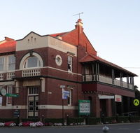 The Bank BB West Wyalong - Holiday Adelaide