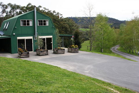 The Barn @ Charlottes Hill - Holiday Adelaide 0