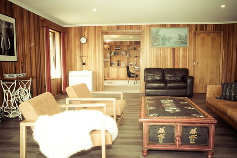 The Hobart Entrance - Holiday Adelaide 17