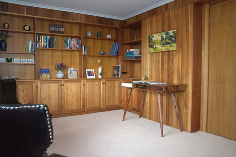 The Hobart Entrance - Holiday Adelaide 12