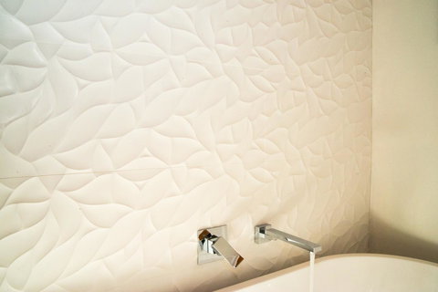 The Hobart Entrance - Holiday Adelaide 9