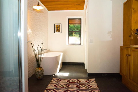 The Hobart Entrance - Holiday Adelaide 26