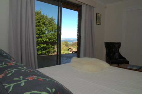 The Hobart Entrance - Holiday Adelaide 25