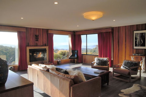 The Hobart Entrance - Holiday Adelaide 5