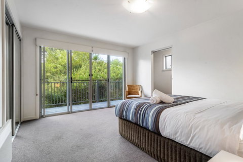 Freycinet Haven - Holiday Adelaide 14