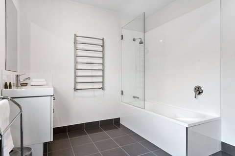 Freycinet Haven - Holiday Adelaide 18