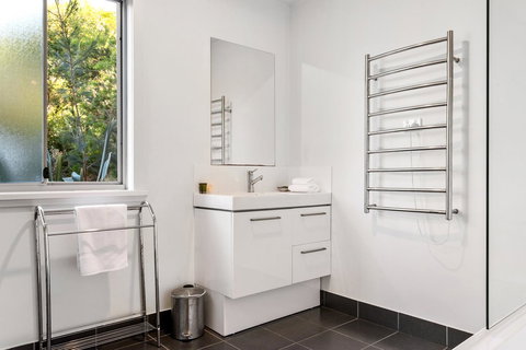 Freycinet Haven - Holiday Adelaide 17