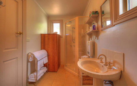 Ellie\'s Cottages - Holiday Adelaide 17