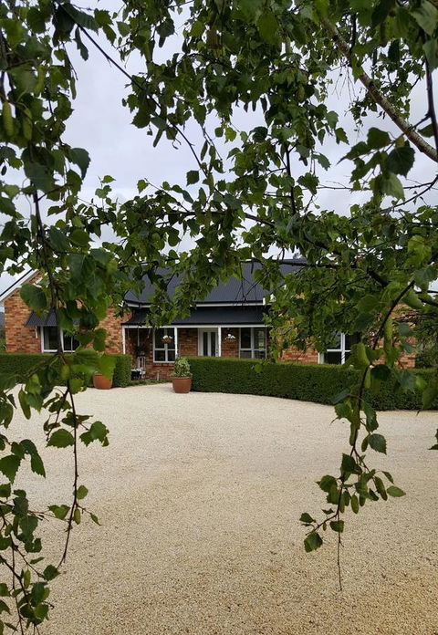 Hazelcreek Cottages - Holiday Adelaide 0