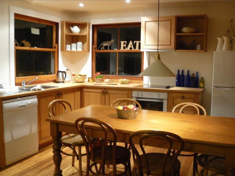 Sassafras Springs - Holiday Adelaide 4