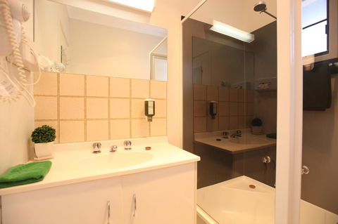 The Fox And Hounds Historic Hotel - Holiday Adelaide 31