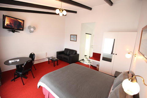 The Fox And Hounds Historic Hotel - Holiday Adelaide 34