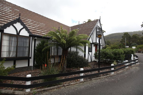 The Fox And Hounds Historic Hotel - Holiday Adelaide 29