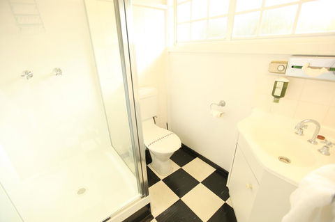 The Fox And Hounds Historic Hotel - Holiday Adelaide 17