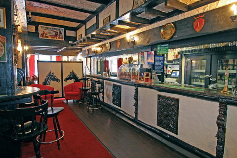 The Fox And Hounds Historic Hotel - Holiday Adelaide 33