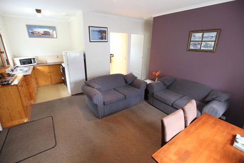 The Fox And Hounds Historic Hotel - Holiday Adelaide 18