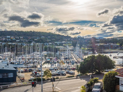 Marina View Apartment - Holiday Adelaide 9