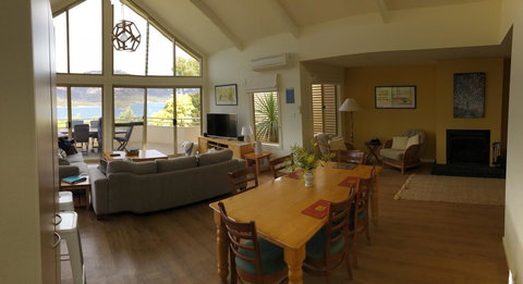 Freycinet Beach House - Holiday Adelaide 8