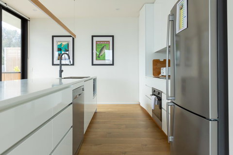 Blessington Beach Retreat - Holiday Adelaide 10