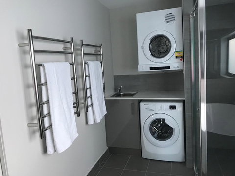 Self Contained Beach View Apartment - Holiday Adelaide 14