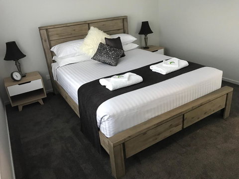 Self Contained Beach View Apartment - Holiday Adelaide 8