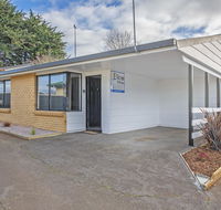 Elkie Villa - 2 Bedroom Unit - Burnie - Holiday Adelaide