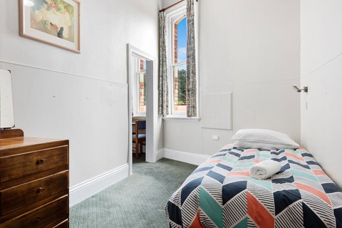 Empire Hotel Queenstown - Holiday Adelaide 12