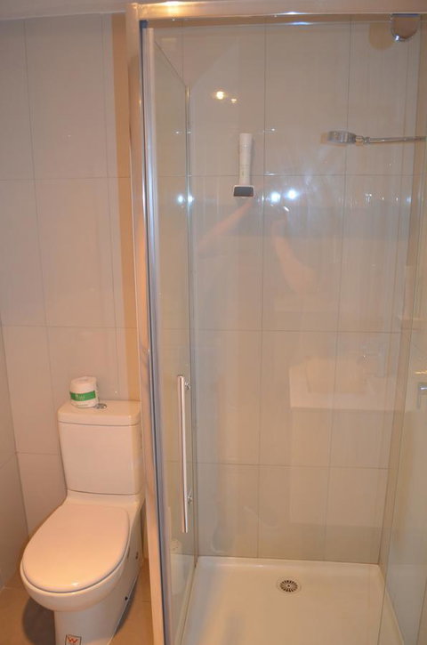 Empire Hotel Queenstown - Holiday Adelaide 2