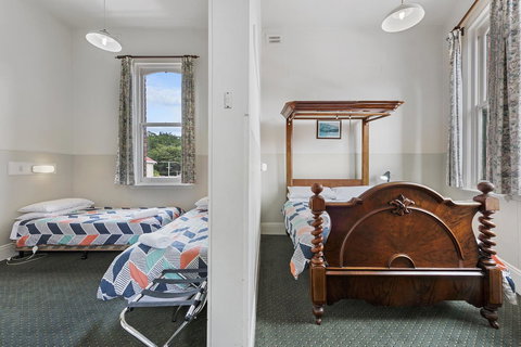 Empire Hotel Queenstown - Holiday Adelaide 11