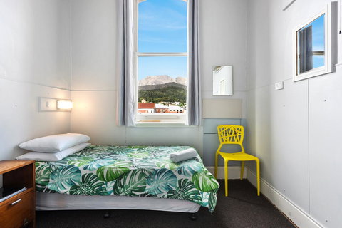 Empire Hotel Queenstown - Holiday Adelaide 8