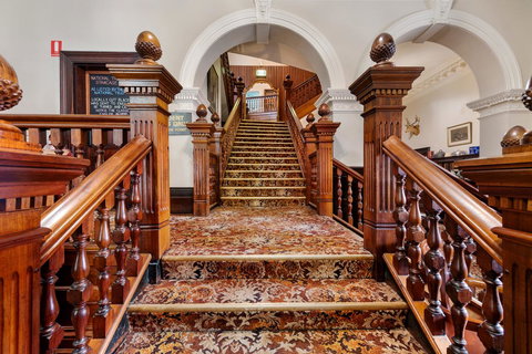 Empire Hotel Queenstown - Holiday Adelaide 20