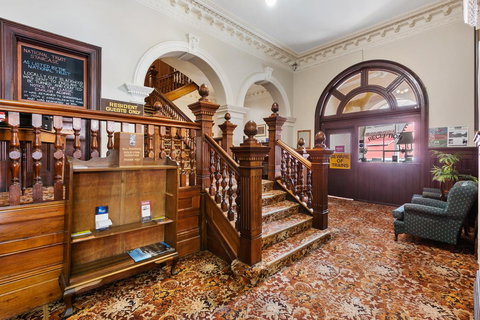 Empire Hotel Queenstown - Holiday Adelaide 3