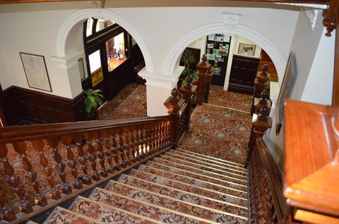 Empire Hotel Queenstown - Holiday Adelaide 21