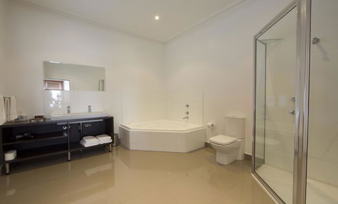 Ikon Hotel - Holiday Adelaide 2