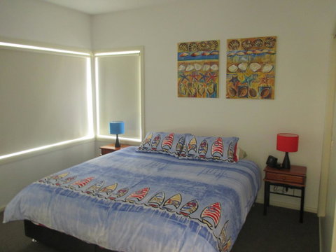 Bellerive Marina View Apartments No 28 - Holiday Adelaide 12