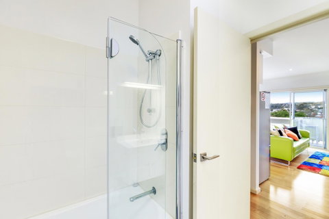 Bellerive Marina View Apartments No 28 - Holiday Adelaide 9