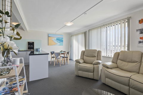Aruba Apartments - Holiday Adelaide 0