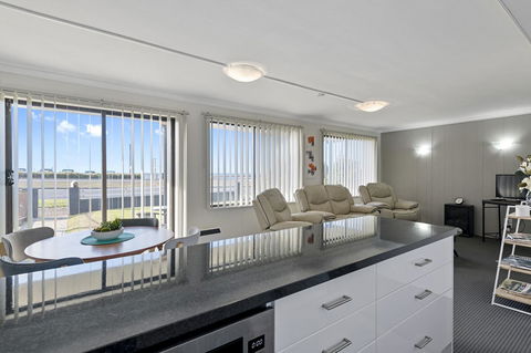 Aruba Apartments - Holiday Adelaide 10