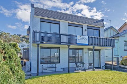Aruba Apartments - Holiday Adelaide 1