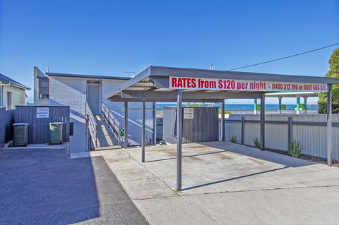 Aruba Apartments - Holiday Adelaide 4