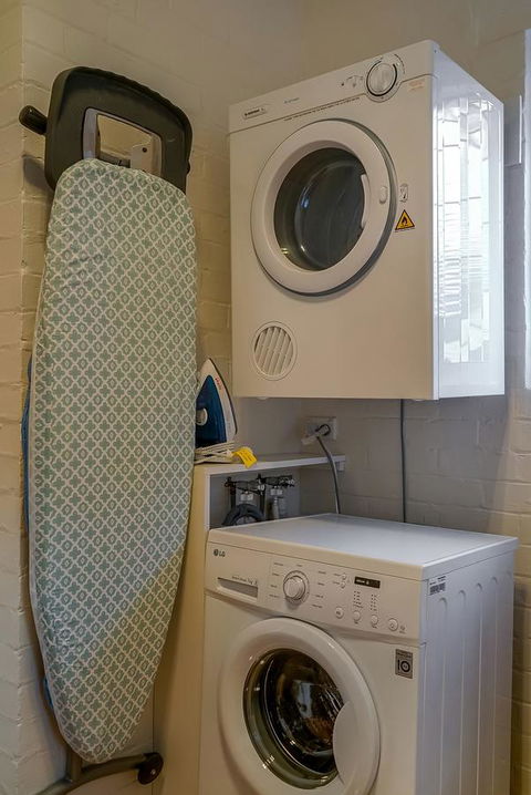 Gorgeous Hobart Accommodation - Park On Park - New Town - Holiday Adelaide 41