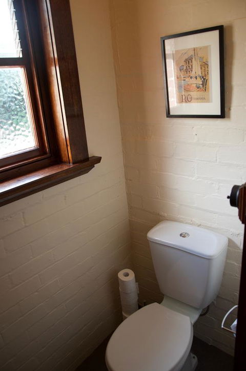 Gorgeous Hobart Accommodation - Park On Park - New Town - Holiday Adelaide 35