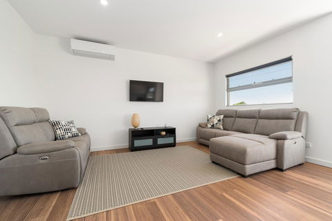 Rosewater Townhouses Dromana - Holiday Adelaide 25