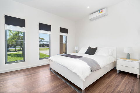 Rosewater Townhouses Dromana - Holiday Adelaide 29