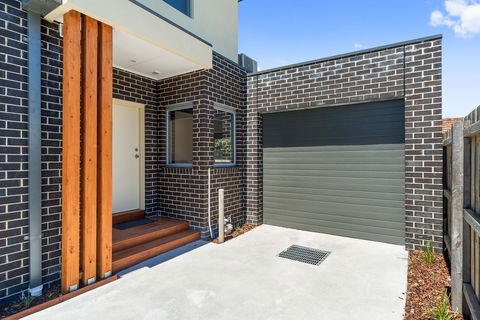 Rosewater Townhouses Dromana - Holiday Adelaide 5