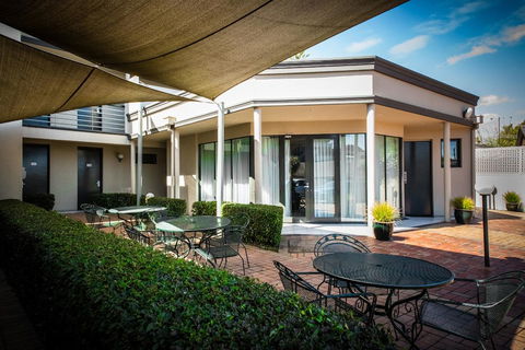 The Waverley International Hotel - Holiday Adelaide 11
