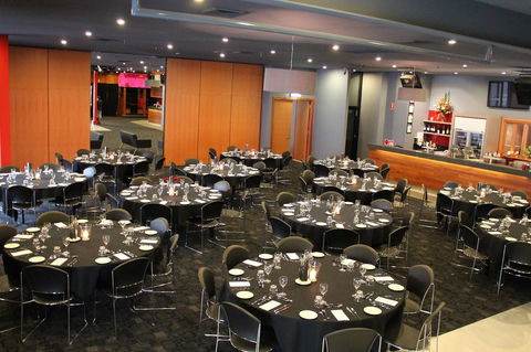 Nightcap At Matthew Flinders Hotel - Holiday Adelaide 36